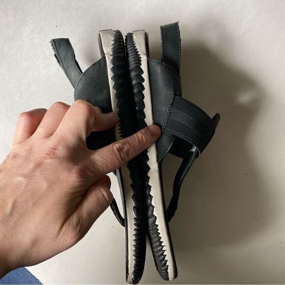 SOREL Women's Out ‘N About Plus leather black flats sandals sling back 8 - Picture 2 of 8